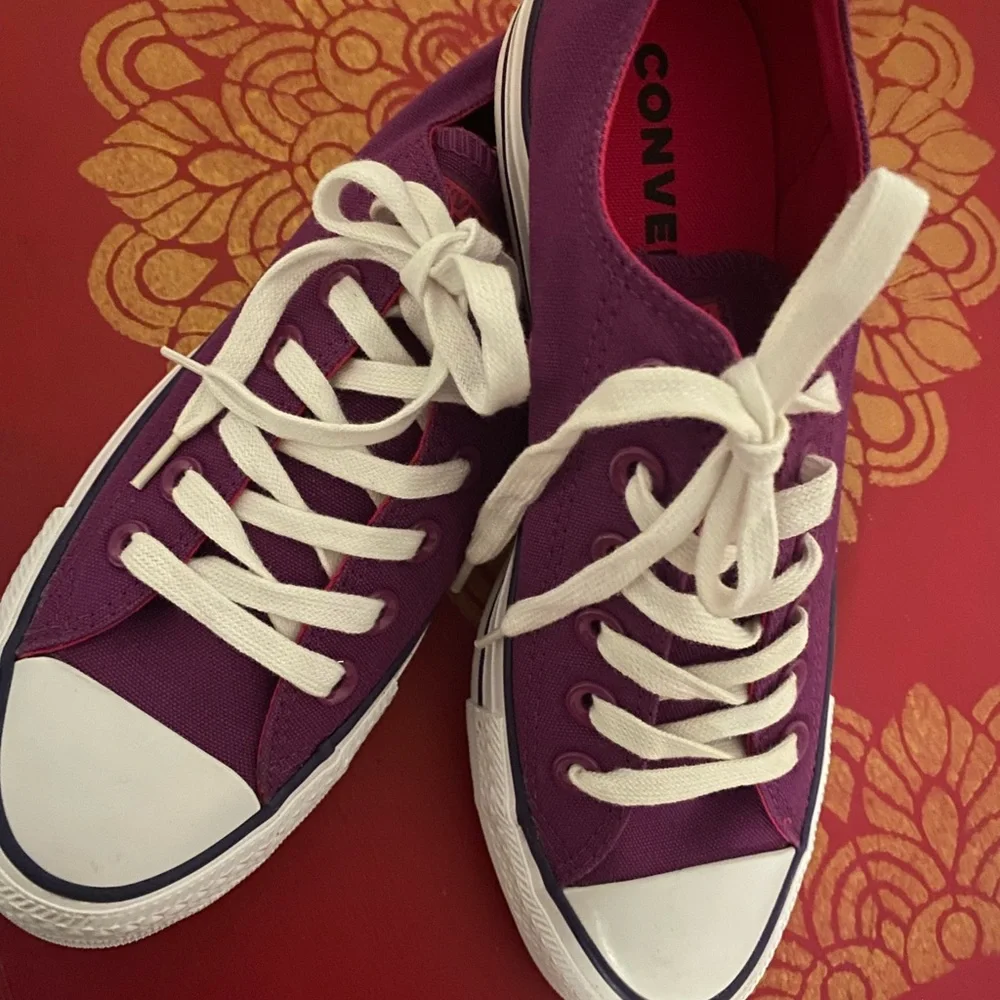 Converse Magenta and White Canvas Sneakers New 7.5 - Picture 3 of 7